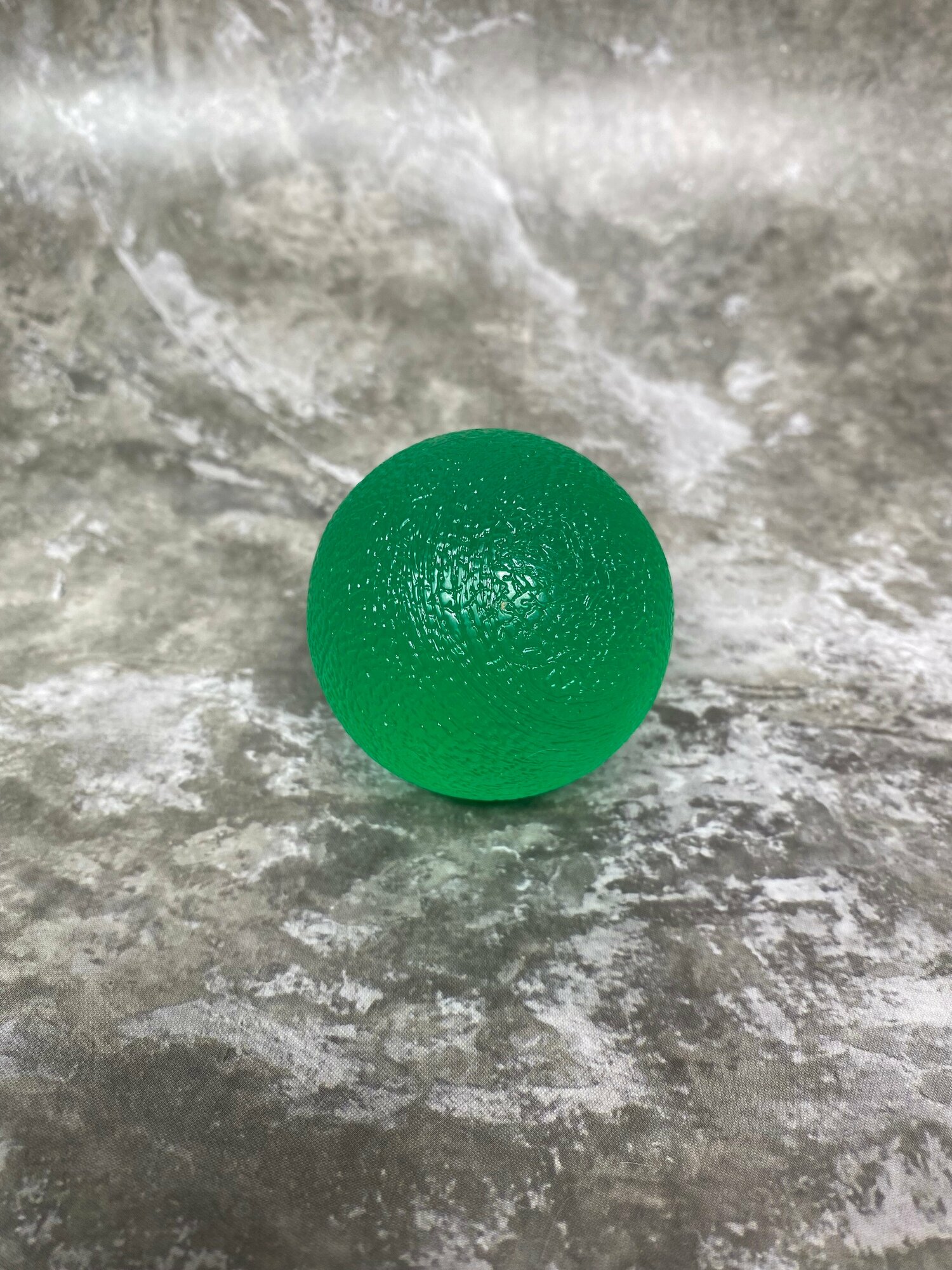 Кистевой эспандер полужесткий диаметр 5 см зеленый мяч для тренировки кисти (шаровидной формы)Ортосила