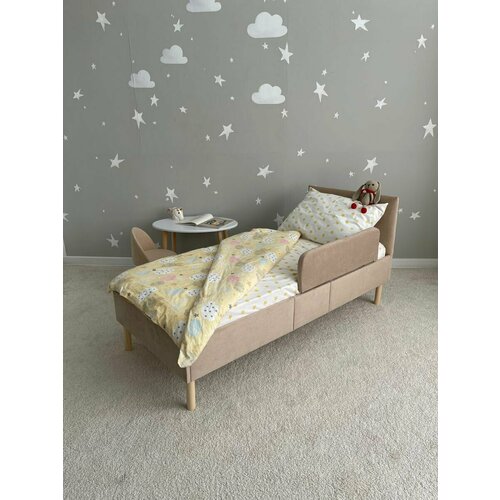 Кроватка с мягким изголовьем бежевая