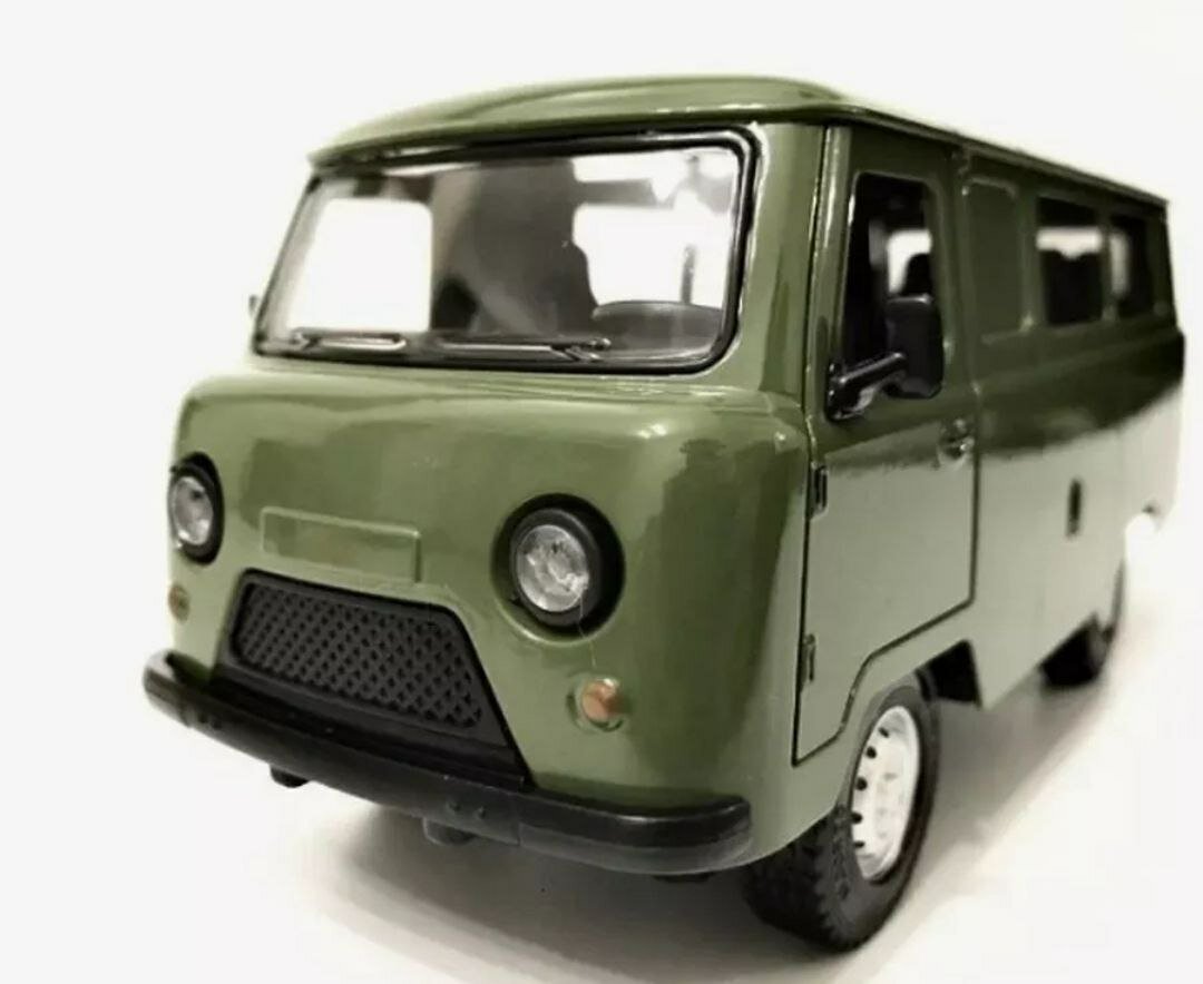 Машинка игрушка UAZ 2206 буханка модель 1:24 металлическая световые и звуковые эффекты