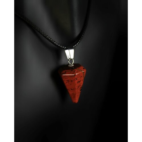 фото Кулон яшма красная маятник пирамида - натуральный камень, 23 мм - для биолокации, для гадания, на шнурке - налаживает личную жизнь владельца grow'n up