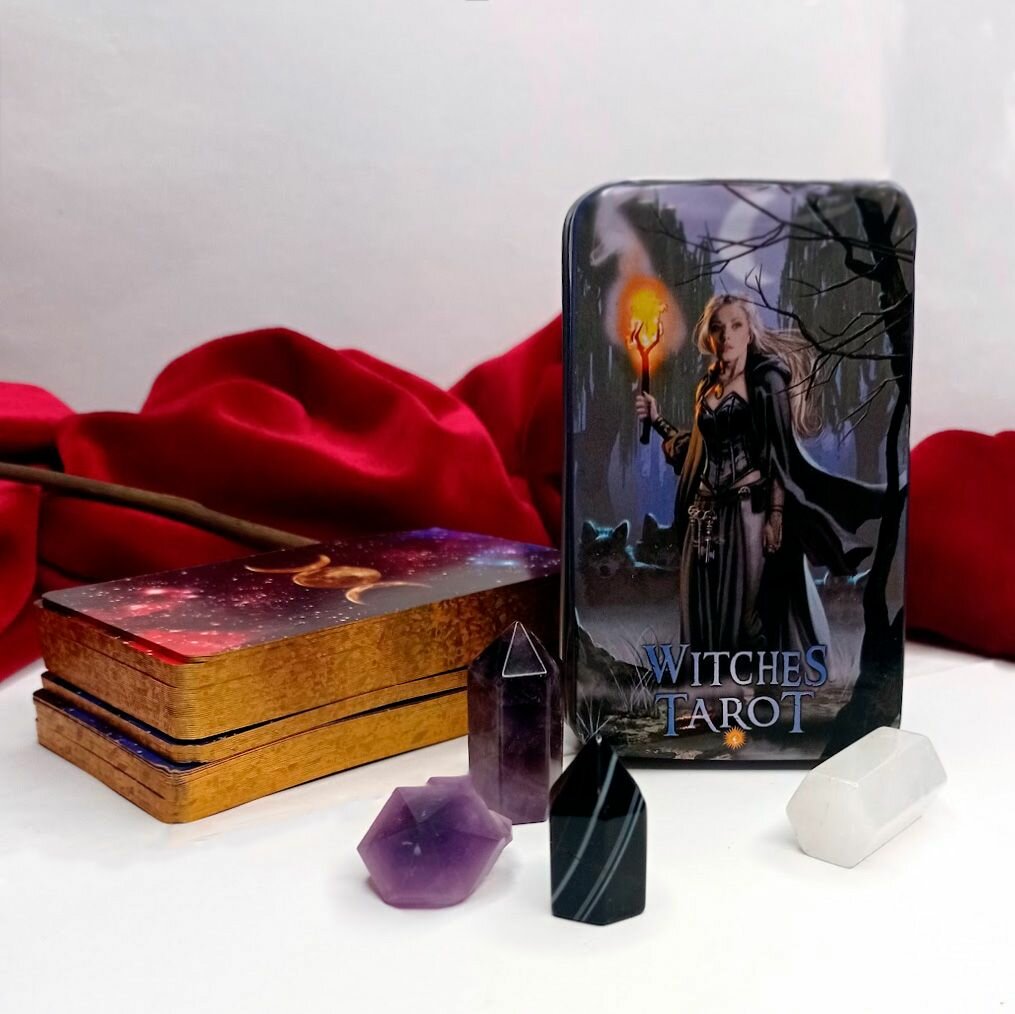 Таро Ведьм мини-колода 10х6 см / The Witches Tarot (жестяная коробка) + мешочек в подарок