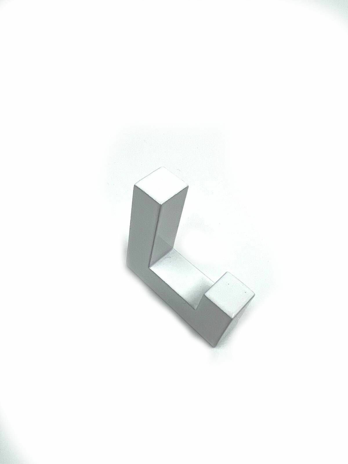 Крючок настенный мебельный универсальный, белый в стиле Loft 4 шт - фотография № 1