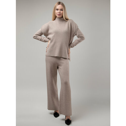 фото Костюм, размер 42/46, бежевый без бренда