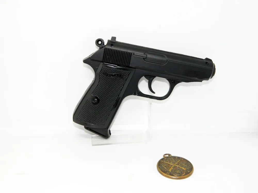 Зажигалка пистолет Walther PPK