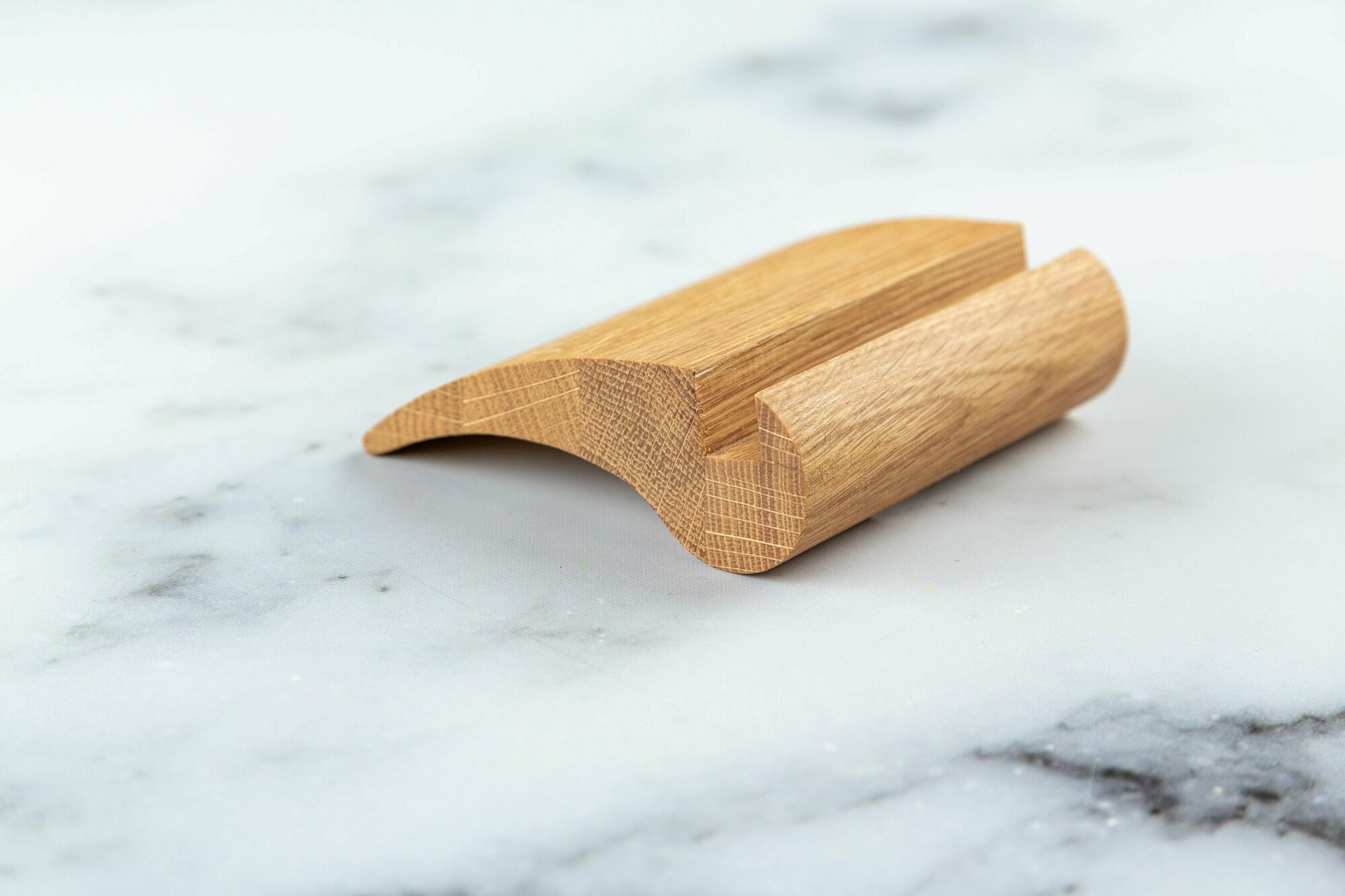 Подставка под телефон №2 ДУБ, 10*10*3,5 (см)