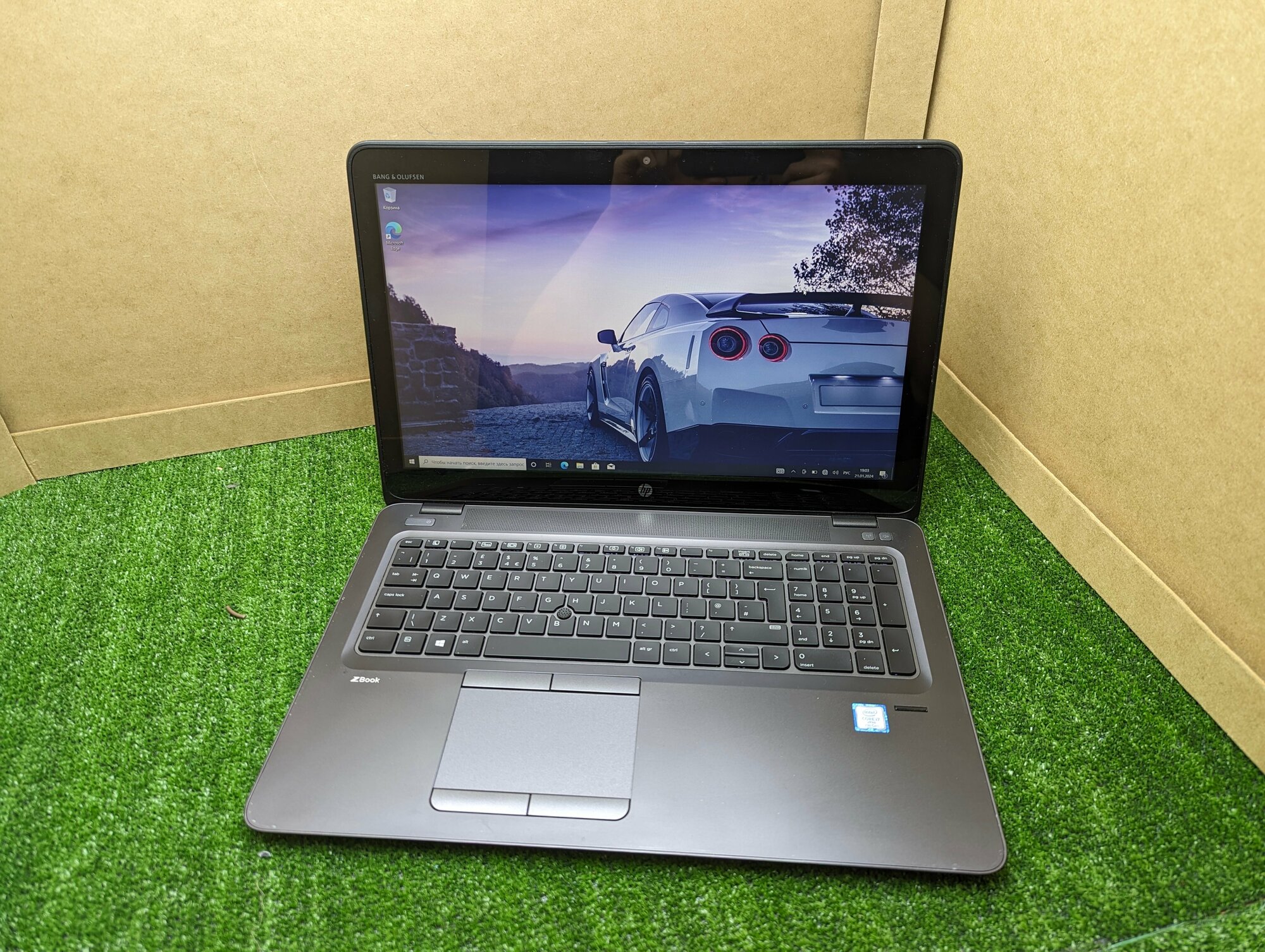 15.6" Ноутбук zbook 15u g4, 1920x1080 Touch, Intеl Cоrе i7-7600u, 16 Гб DDR4 RAM, 512 Гб SSD , Amd FireРrо W4190m , Windows 10 Pro