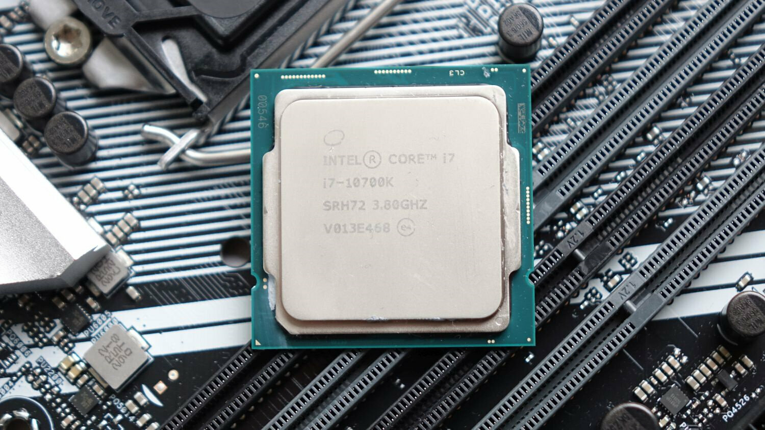 Процессор INTEL Core i7 10700K, LGA 1200, BOX (без кулера) - фото №18