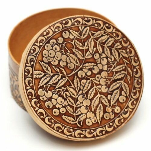 фото Шкатулка сувенирная из бересты "Рябина" 85*85*45