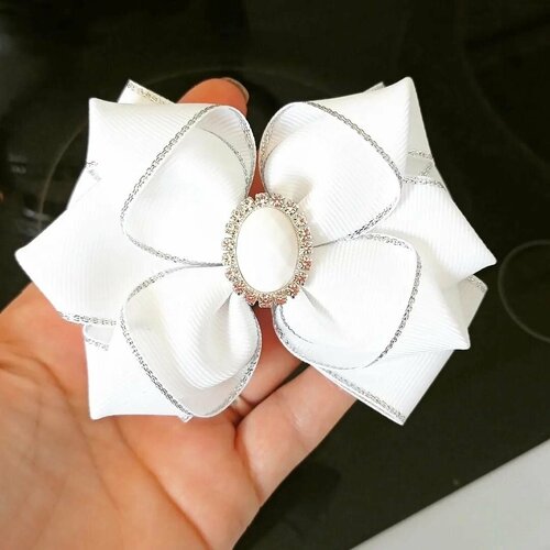 Крупный белый бант 1 шт