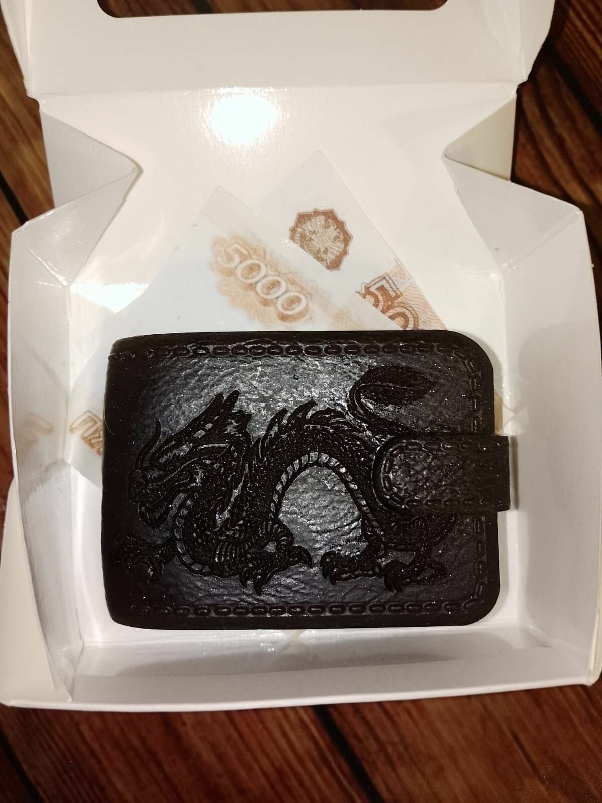 фото Фигурка из мыла "Кошелек с драконом" в подарок на Новый год и Рождество 2024, ручная работа