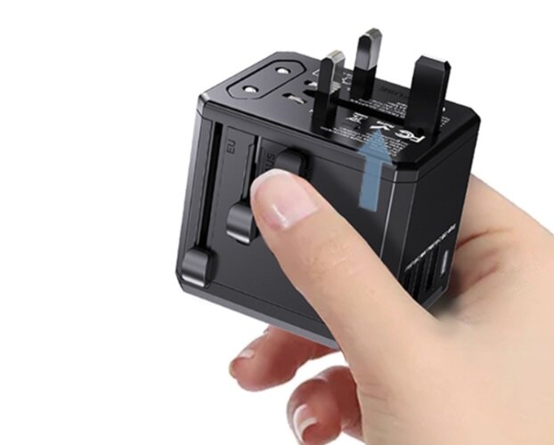 фото Универсальный адаптер Yesido MC10 Worldwide Charge for EU/UK/US/AUS Plugs, 2000W, 1C+3USB, Черный