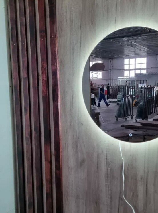 Зеркало настенное круглое с подсветкой 60х60 - фотография № 2
