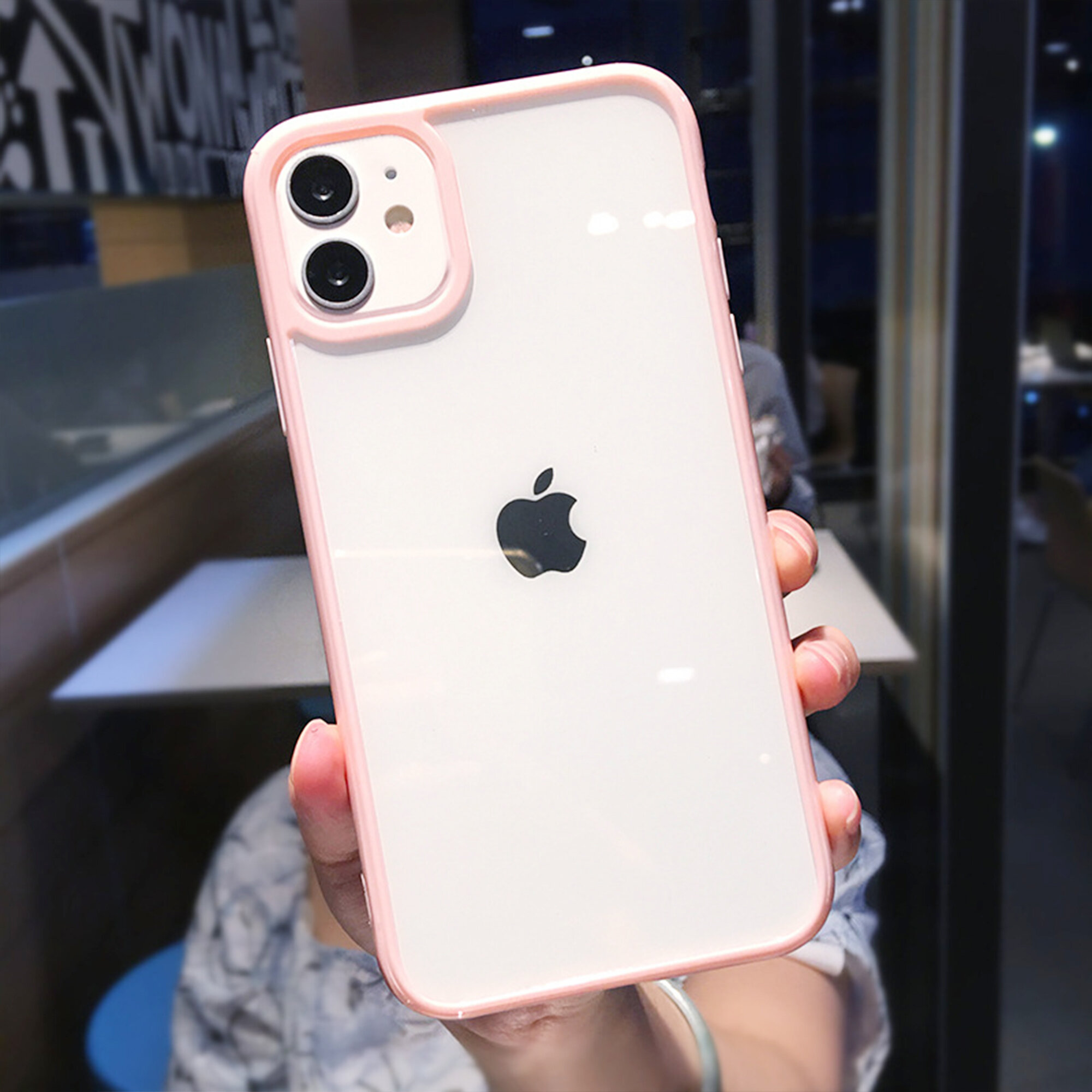 Cиликоновый чехол для iPhone 15 Plus (айфон 15 Плюс) c цветной рамкой белый