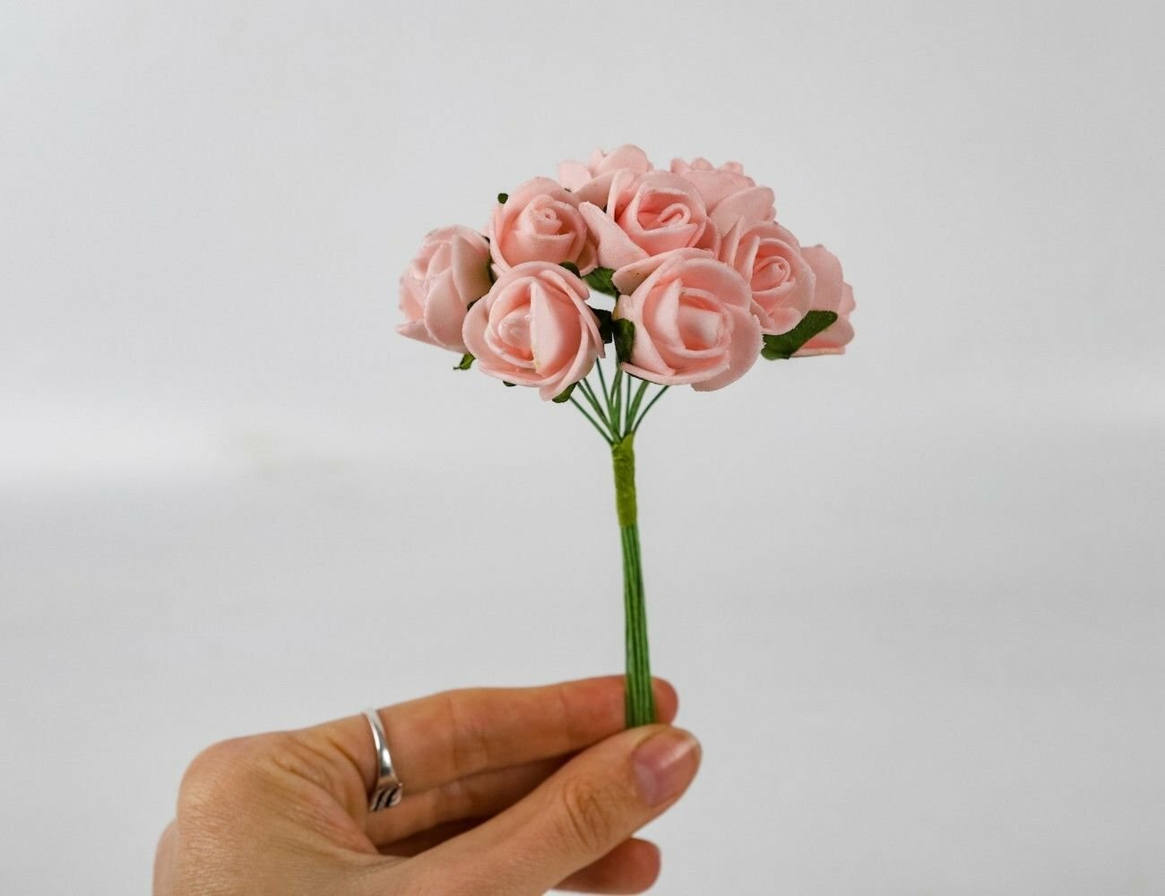 Искусственные розы для декора нежно-розовые 2х10 см 12 шт 4 SEASONS