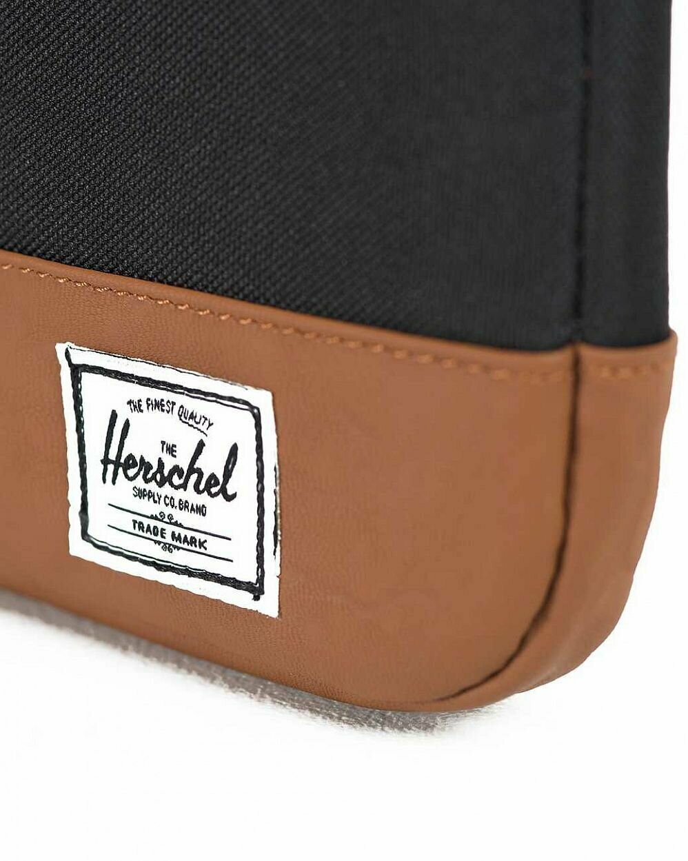 Чехол водоотталкивающий кожа Herschel Heritage iPad Black