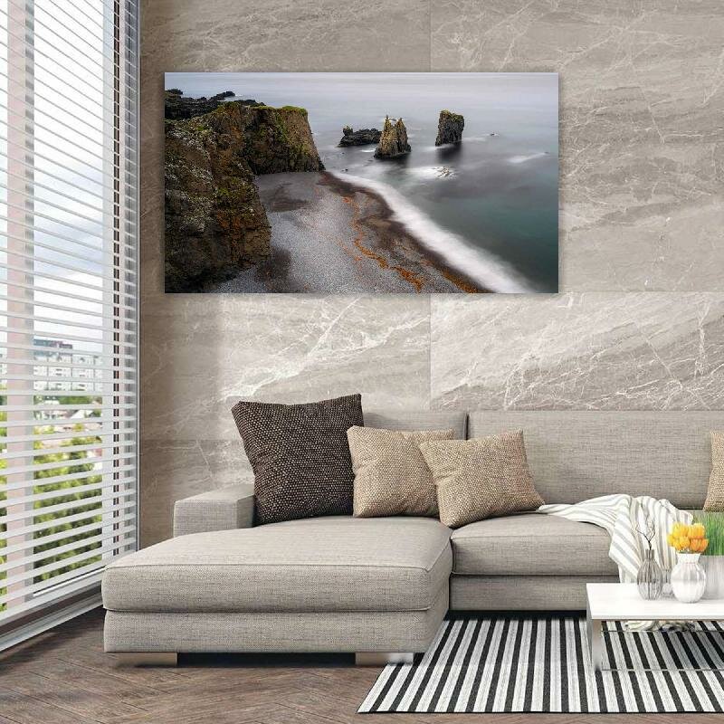 Картина на холсте 60x110 LinxOne "Исландия Скала скале" интерьерная для дома / на стену / на кухню / с подрамником