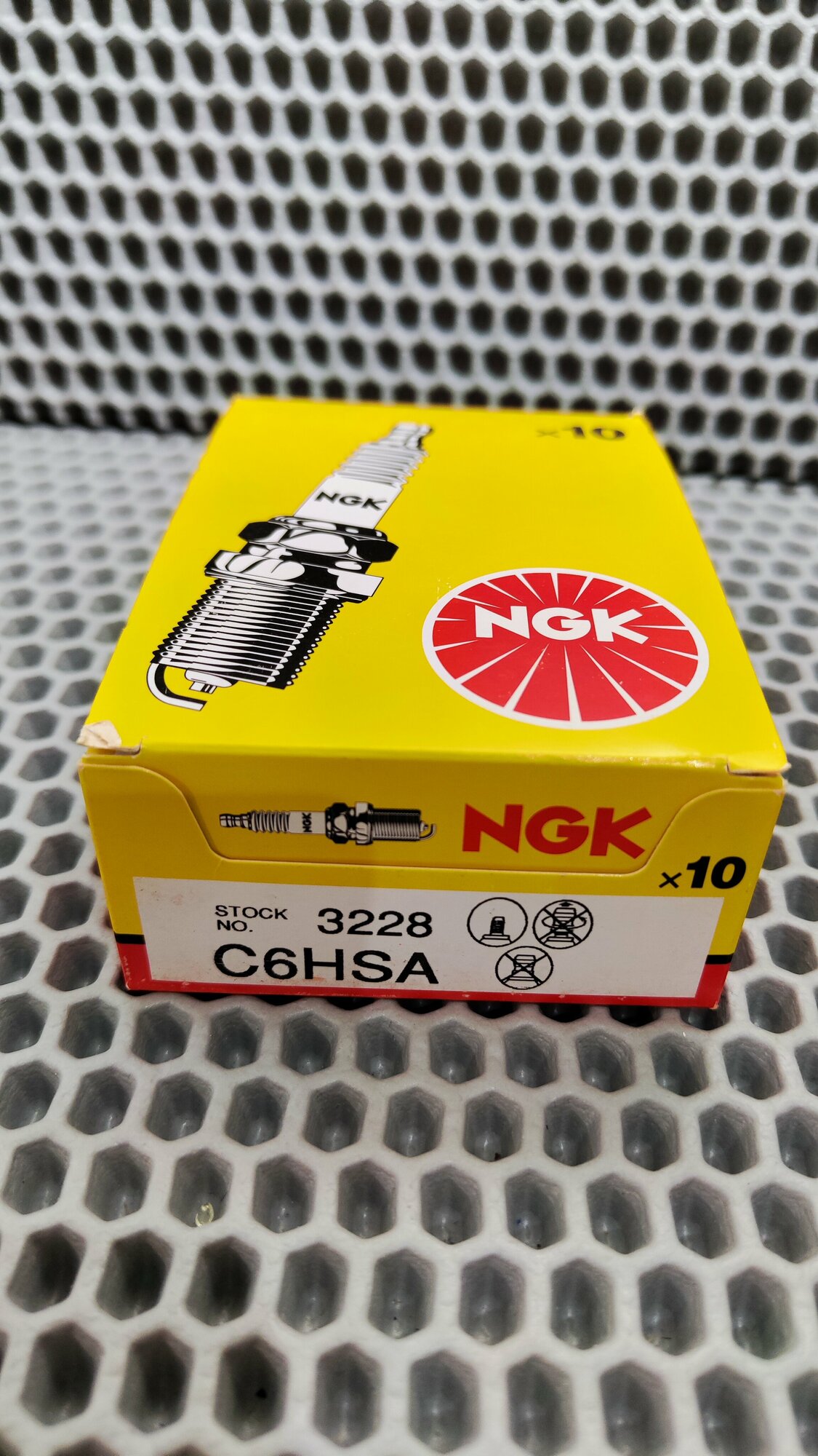 Свеча зажигания NGK 3228 C6HSA 1 шт.