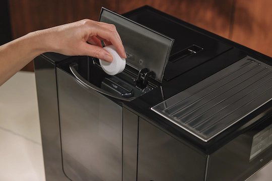 Таблетки Miele для удаления накипи в кофе машинах, гладильных систем GP DC CX 0061 T 300 гр. — фото 1