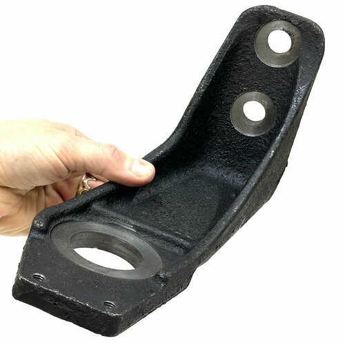 Кронштейн МТЗ левый кабины 80-6702068 с резьбовыми отверстиями 1890₽