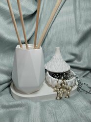 Декоративный набор: ваза, шкатулка и подставка