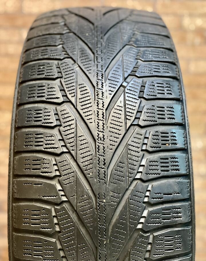 Nokian Tyres Hakkapeliitta R2 SUV 225/60 R17