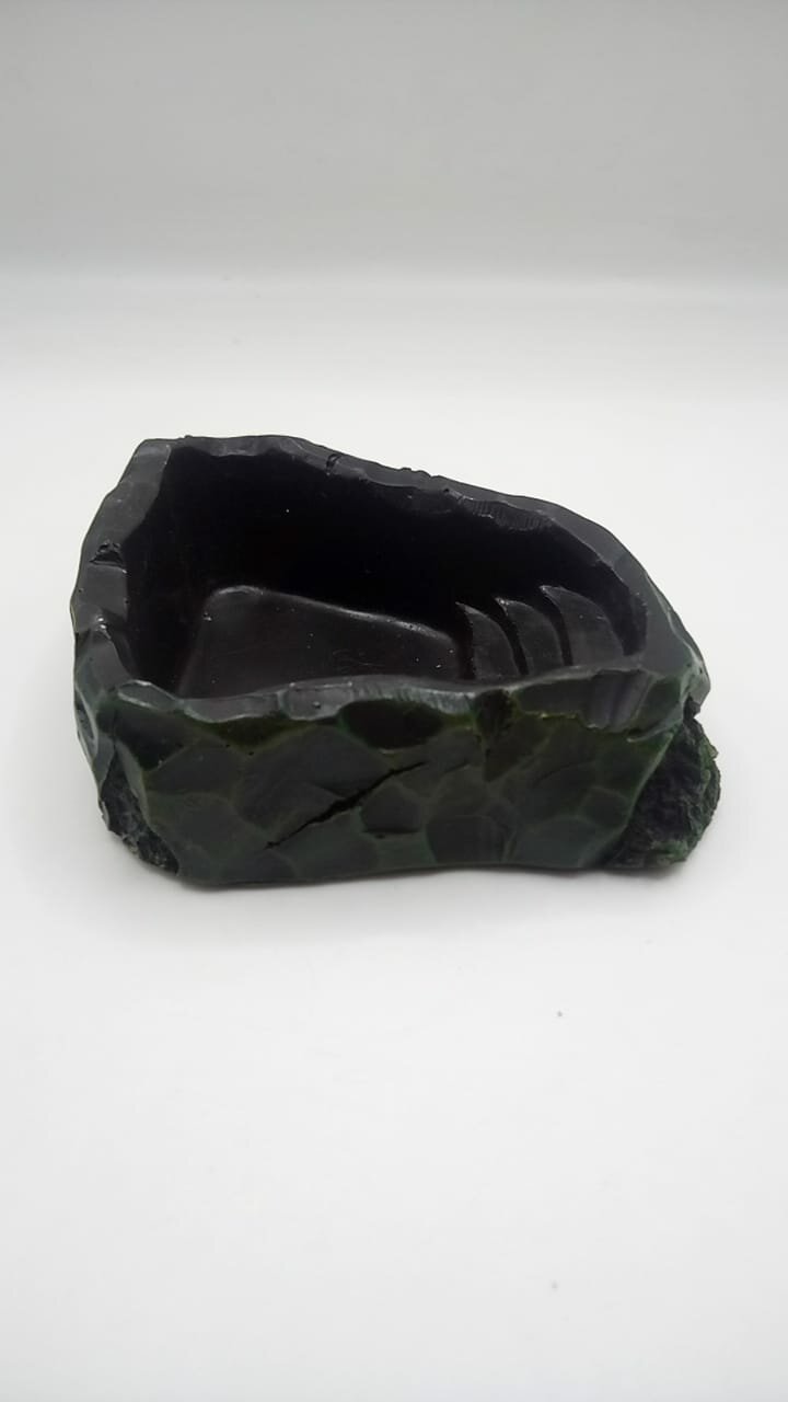 Поилка-камень для рептилий "Остров Драконов", трапеция Скала, 85*65*25 мм, зелёная - фотография № 3