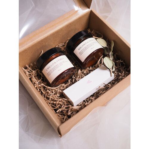 Подарочный набор со свечами и спичками