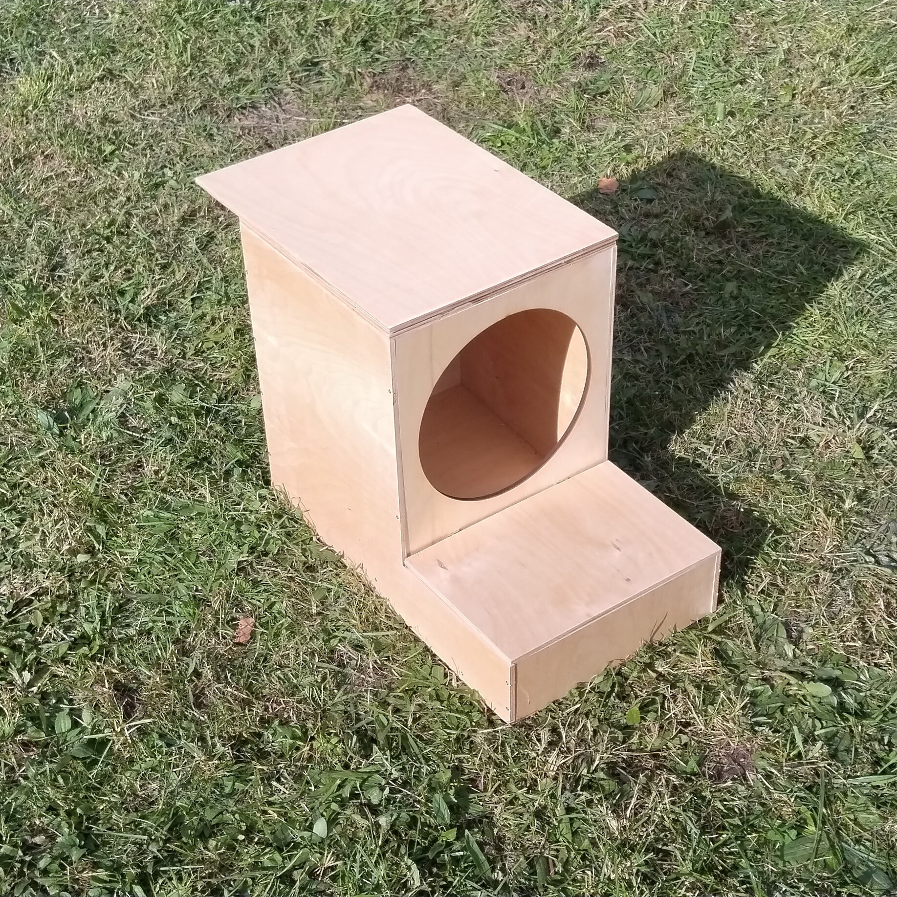 Гнездо для кур несушек с яйцесборником и наклонной крышей - фотография № 6