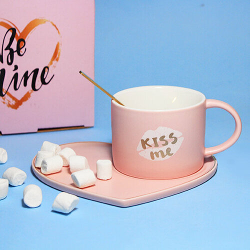 Пара чайная Поцелуйчик (разные цвета) / Kiss me