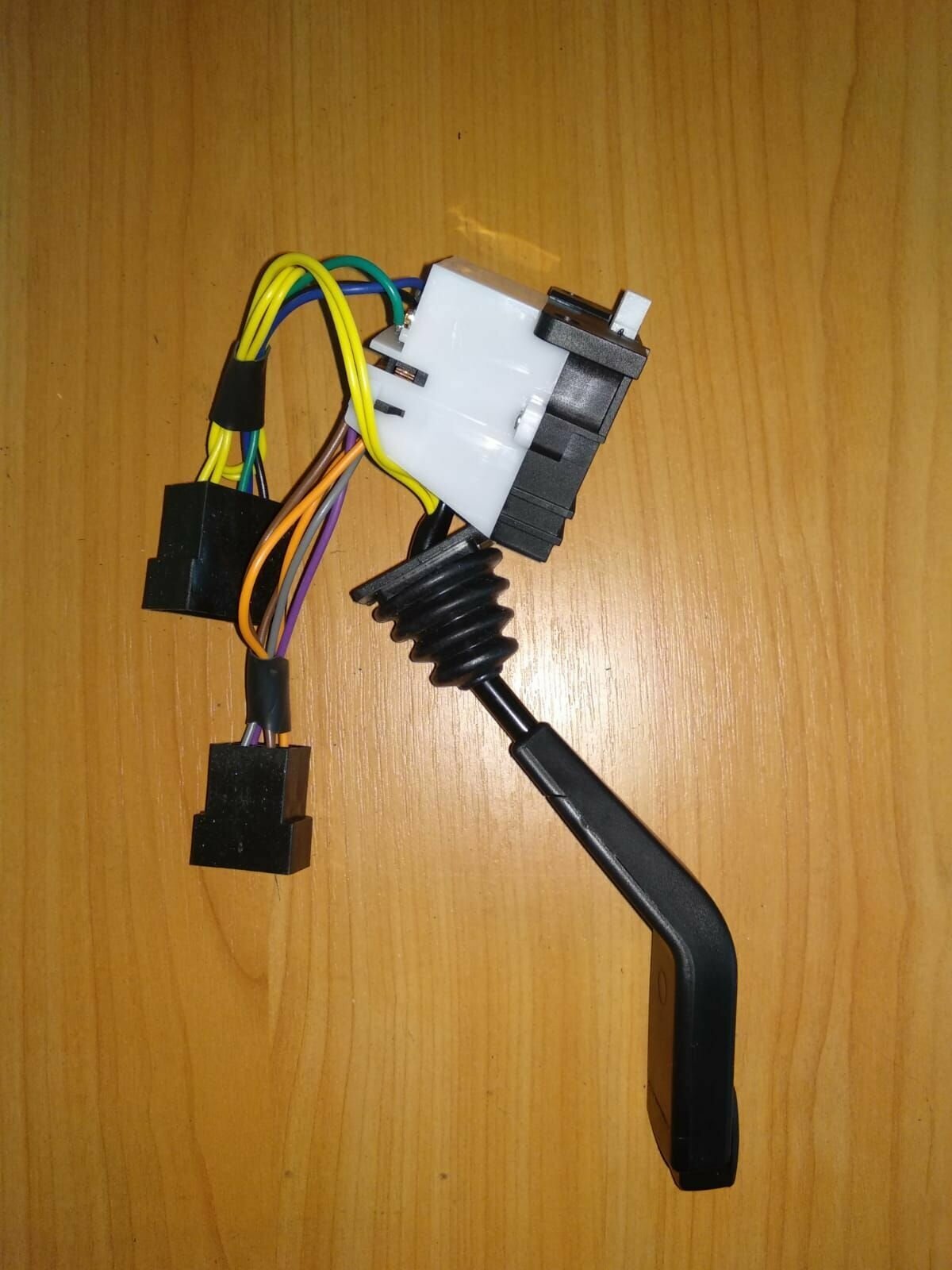 Переключатель МТЗ подрулевой Н/О с короткими проводами, арт. 3912.3769-01