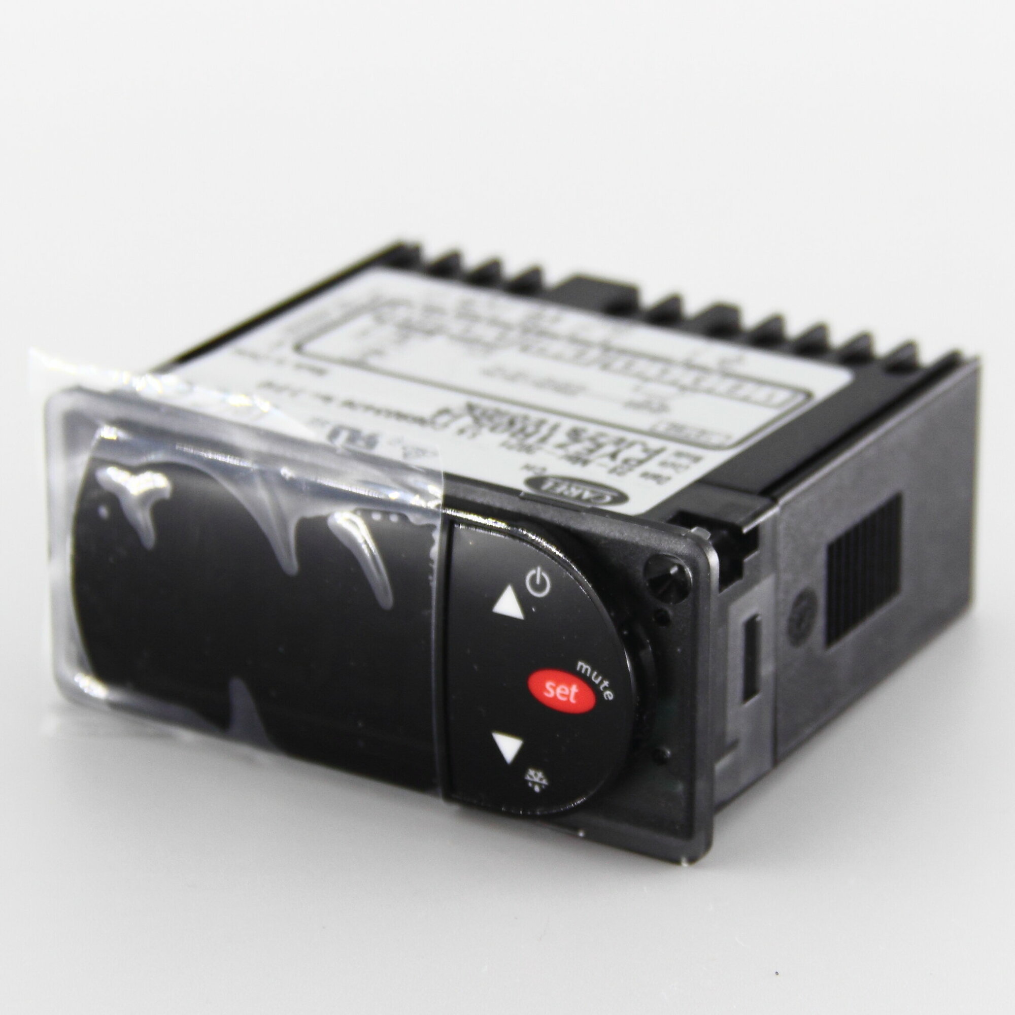 Контроллер температуры CAREL PJEZS1E0I0K 1 датчик в комплекте