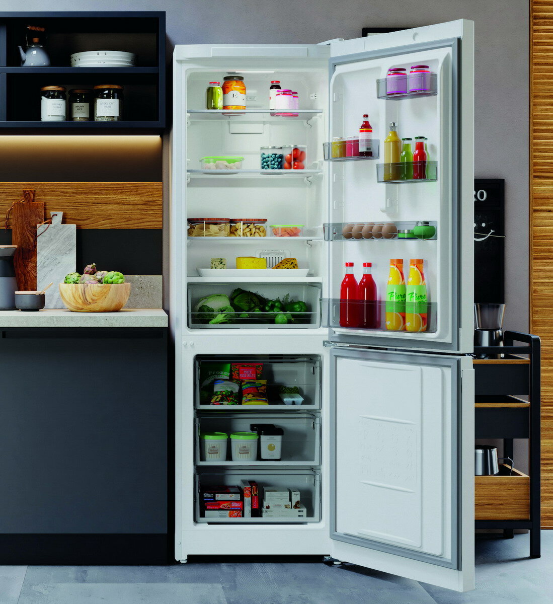 Двухкамерный холодильник Hotpoint HT 5180 W белый - фотография № 7