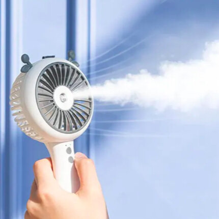 фото Портативный аккумуляторный USB вентилятор с увлажнителем воздуха Cute Spray Fan (белый)