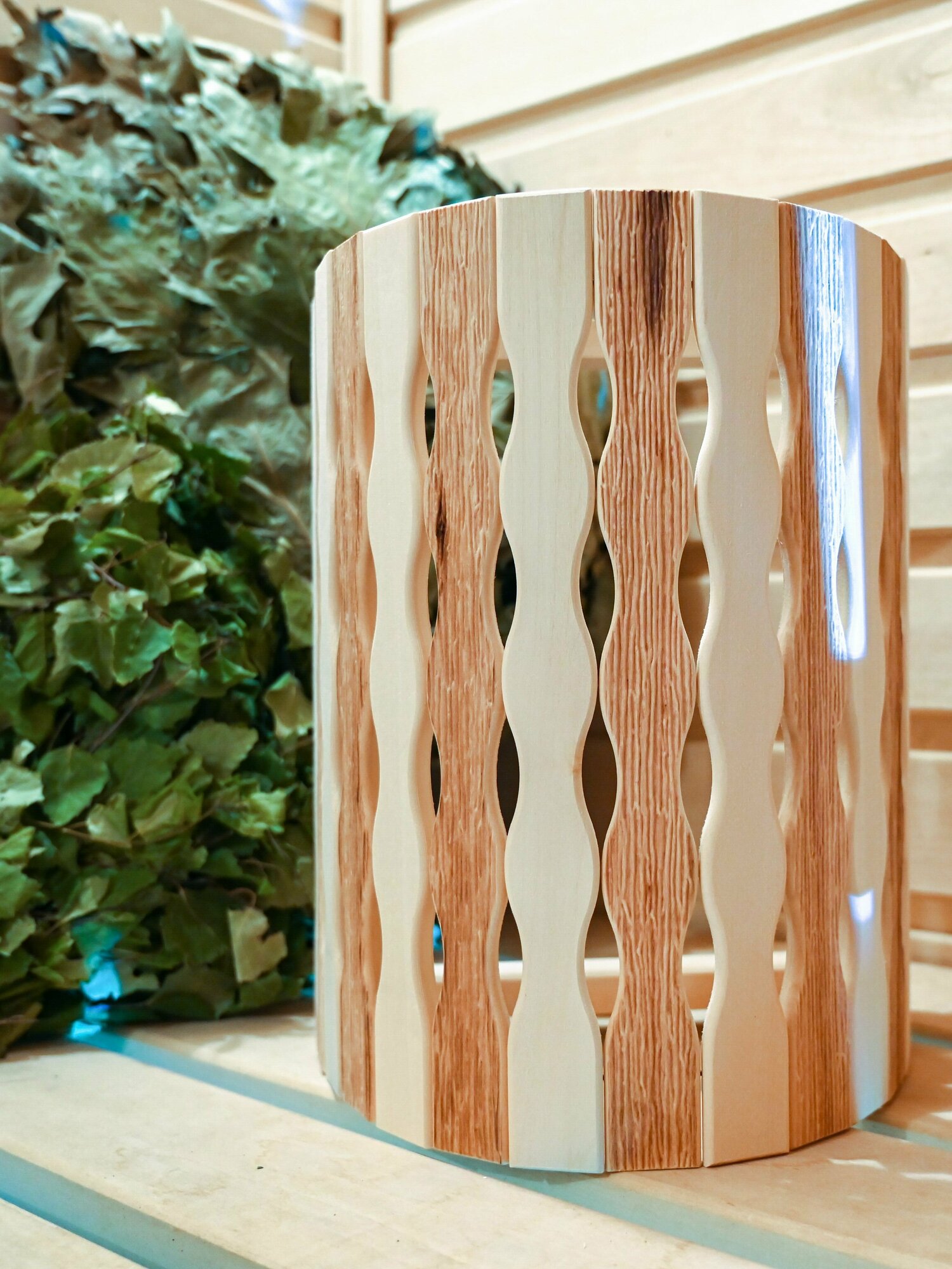 фото Абажур для светильника настенный для бани и сауны угловой