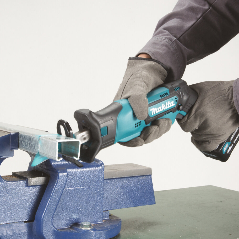 Сабельная пила Makita JR105DWAE аккумуляторная