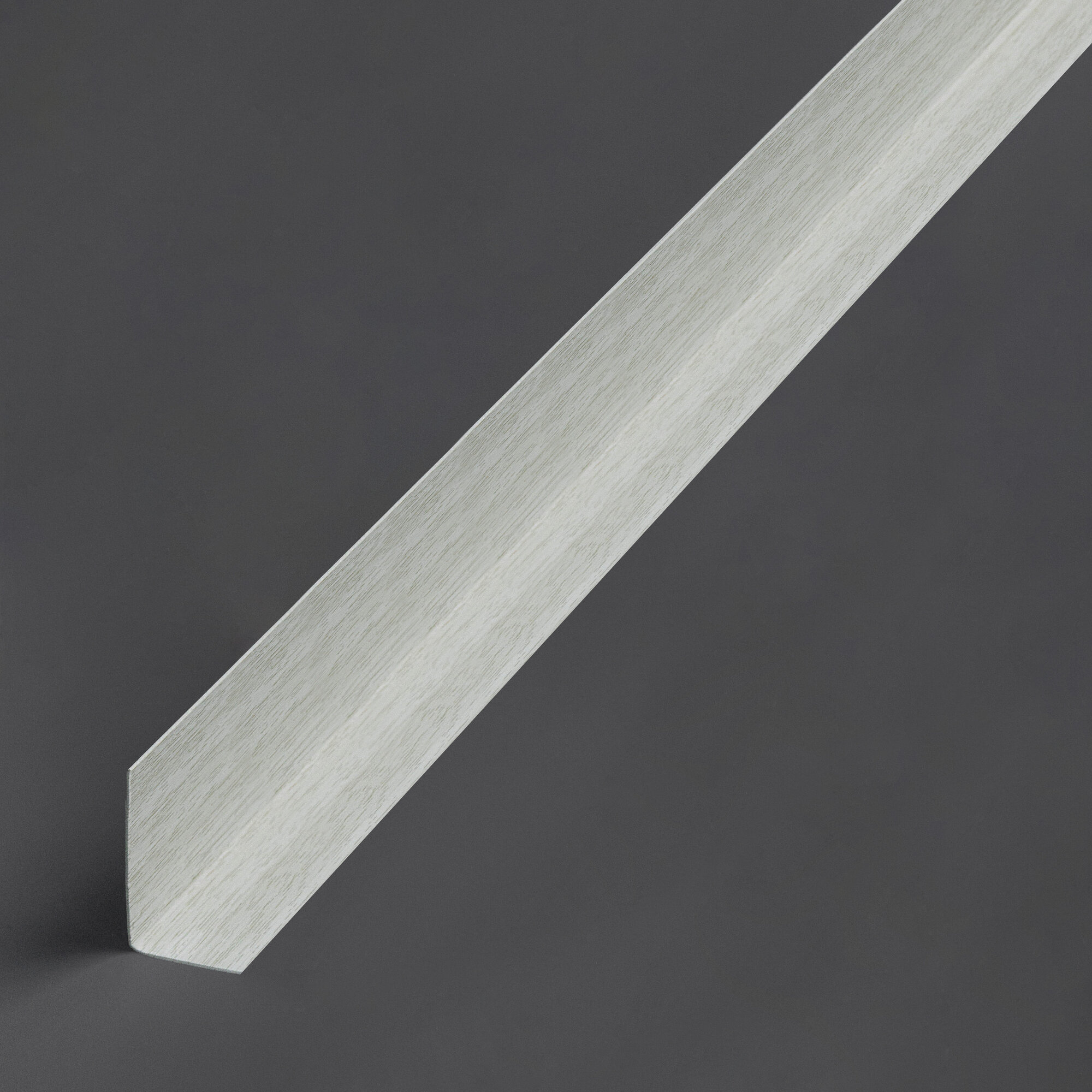 Уголок разнополочный пластиковый 20х12 мм длина 27 м угол ПВХ для стен внутренний Ideal (Идеал) У 20Х12 ясень белый 252