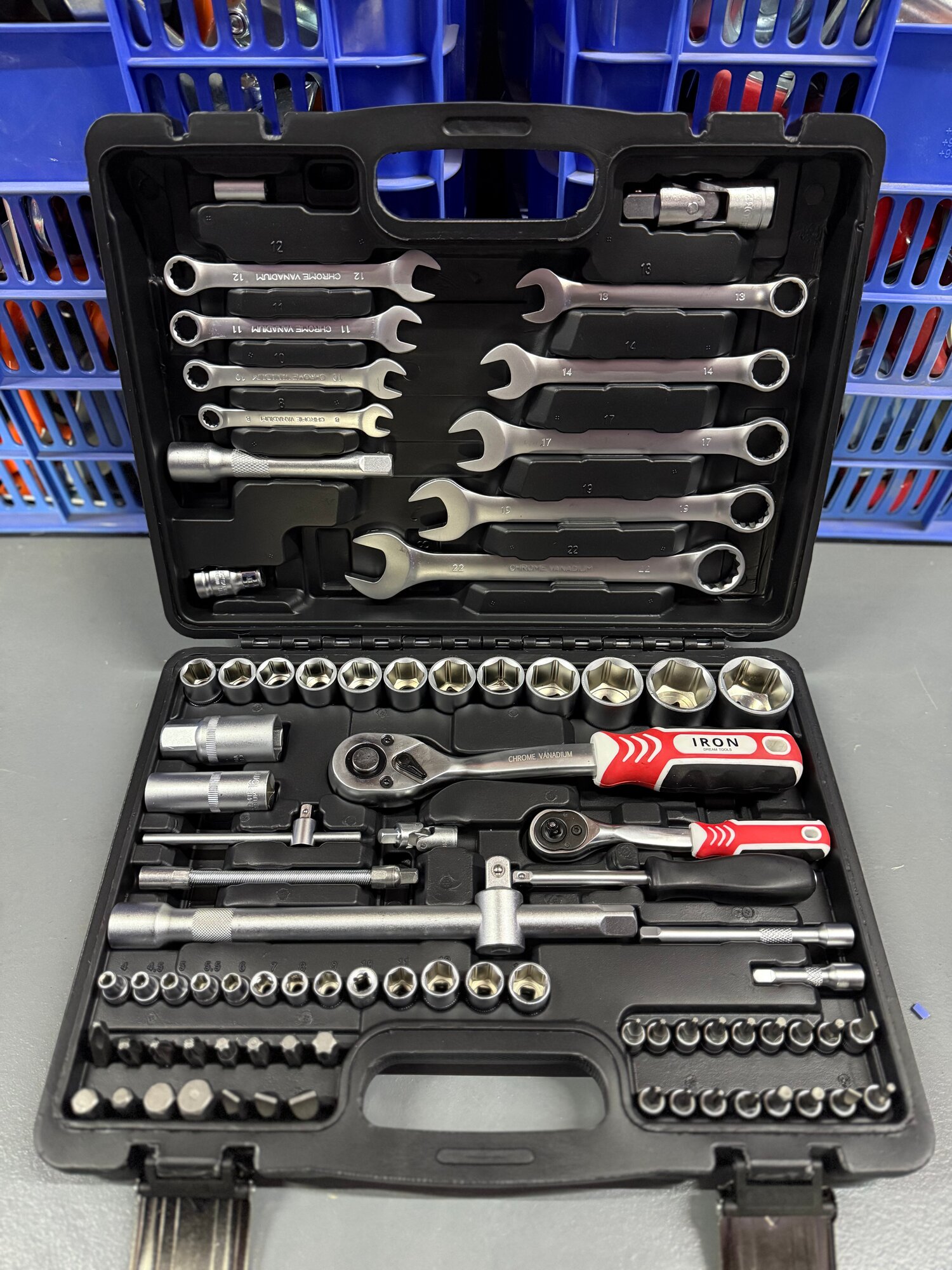 Набор профессиональных инструментов IRON, 82 предмета, в кейсе — фото 1