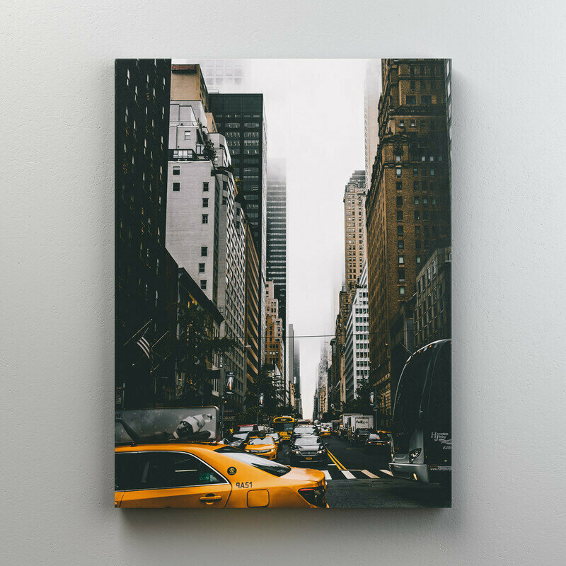 Интерьерная картина на холсте "Городской пейзаж, желтое такси и небоскребы в Нью-Йорке", размер 45x60 см