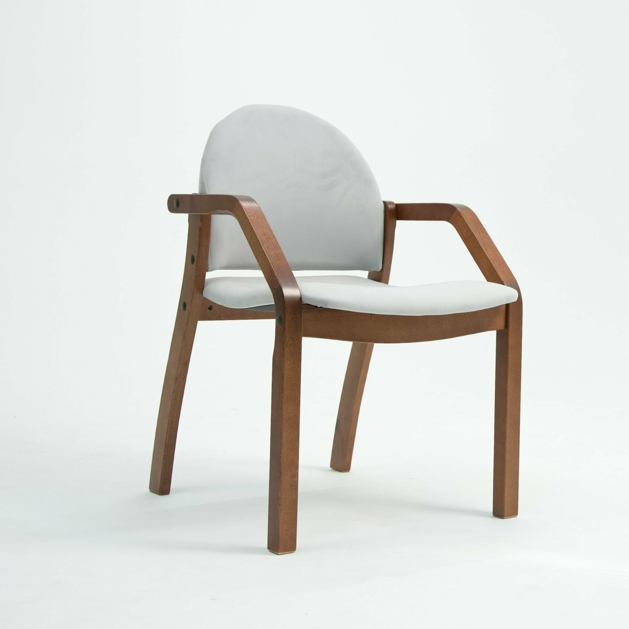 Стул кресло для кухни Джуно 2.0 мягкое, массив дерева (орех/серый Velutto 51) Мебиатор - фотография № 1