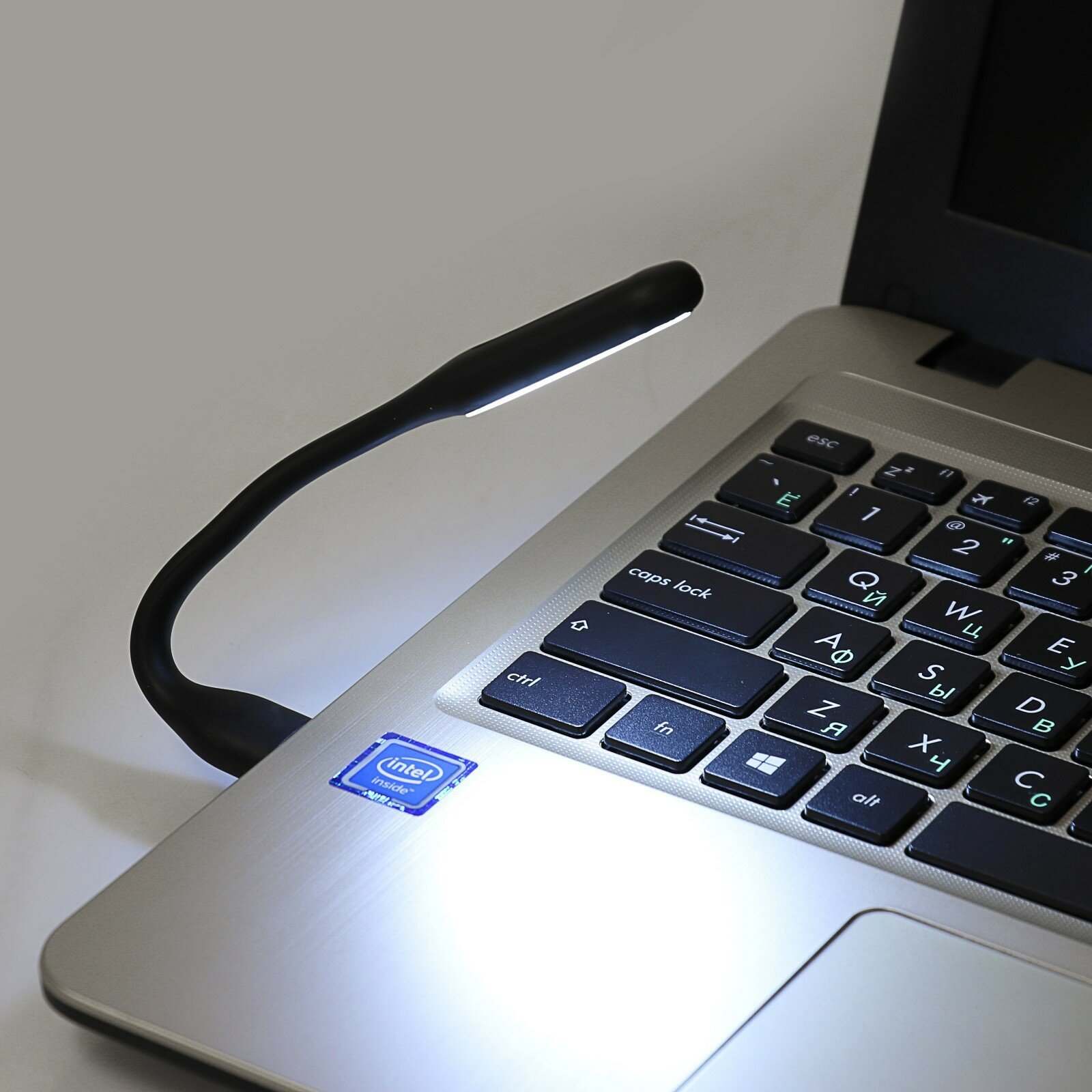 фото Светильник светодиодный LuazON A-05, USB, гибкий, 5 ватт, 6 диодов, чёрный