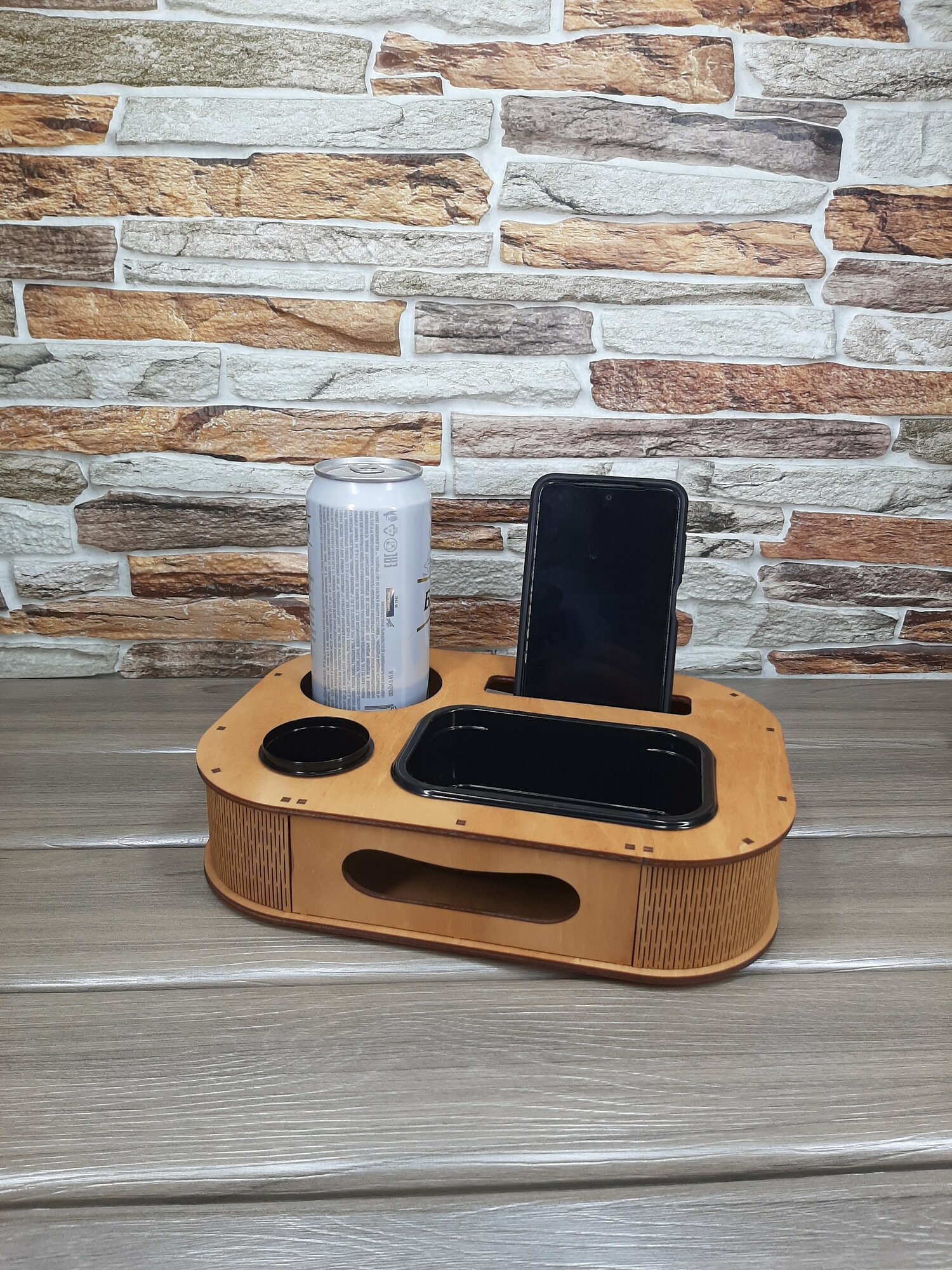 фото Поднос для пива, винный столик деревянный, пивница