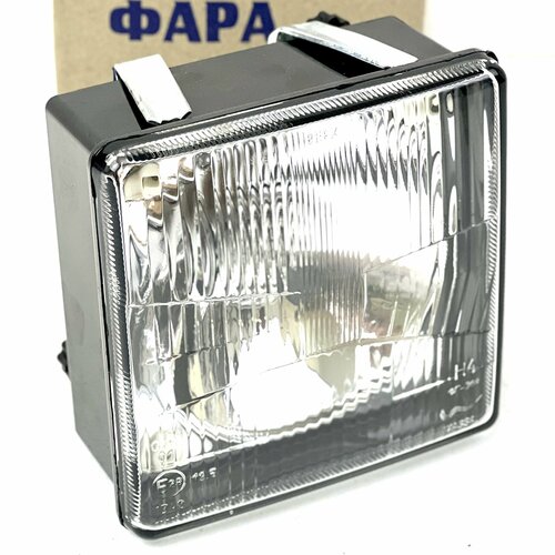 Фара МТЗ-82 квадратная с лампочкой ФГ-308 3150₽