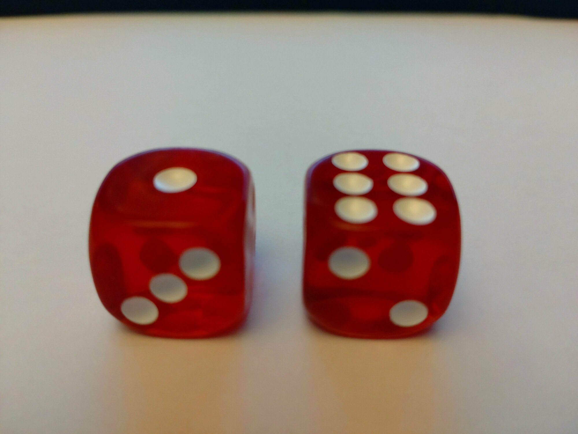 Игральные кубики/кости/ 16 мм. комплект из 2 штук. Красные.