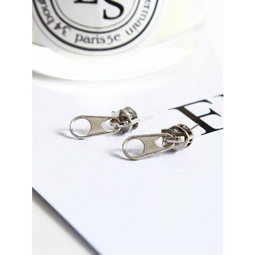 Серьги пусеты DRAKON IRG серебристый 308₽