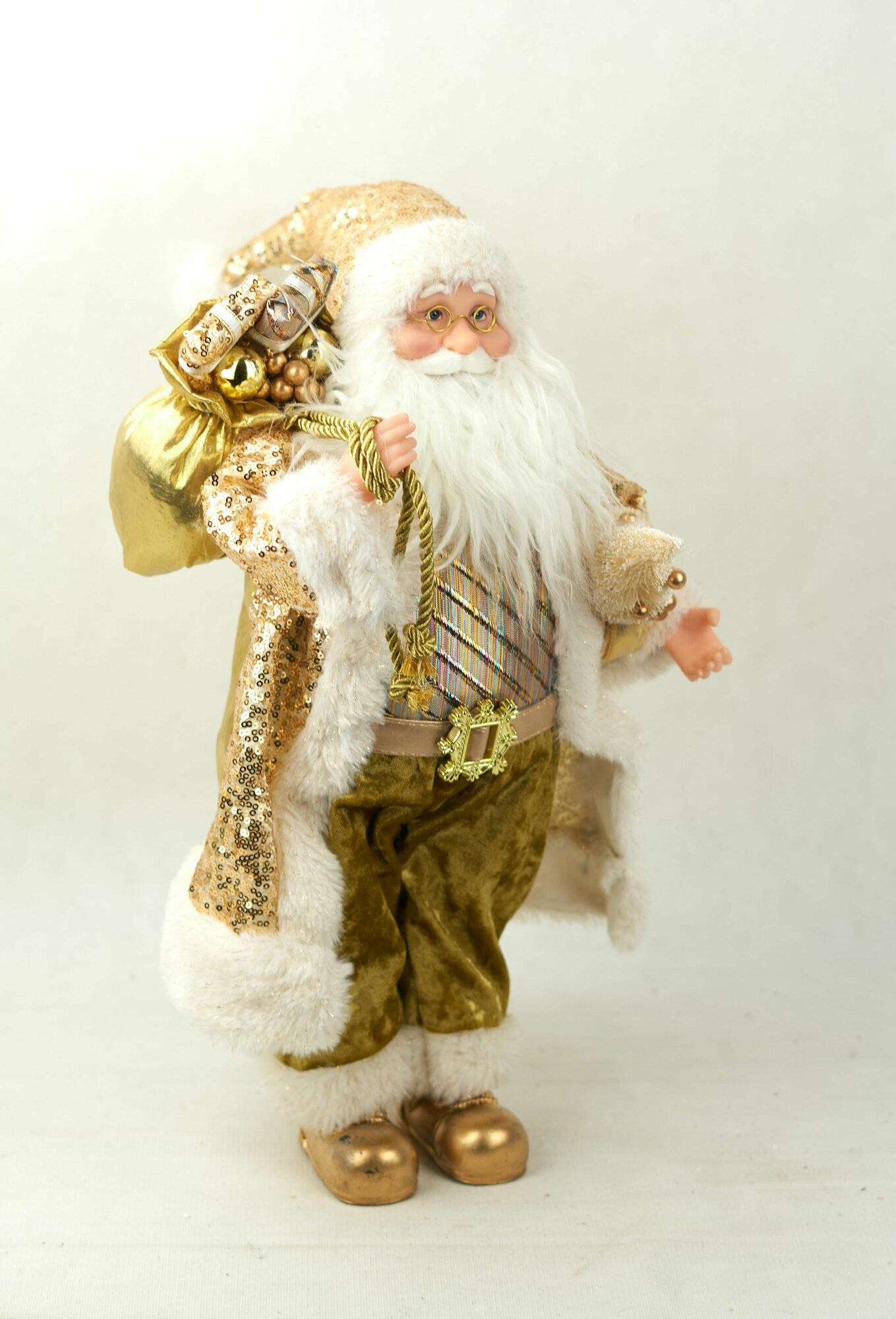 Фигурка декоративная Дед Мороз Зимний чародей цвет. золото 30 см,