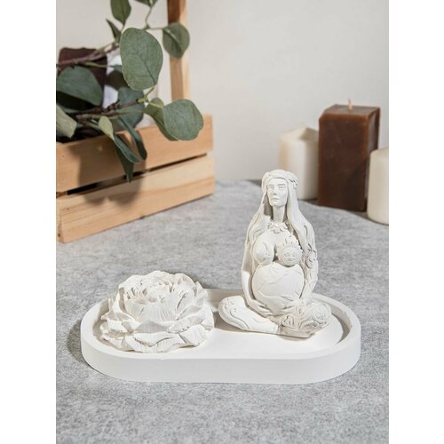 Статуэтка Гея и пион на подставке