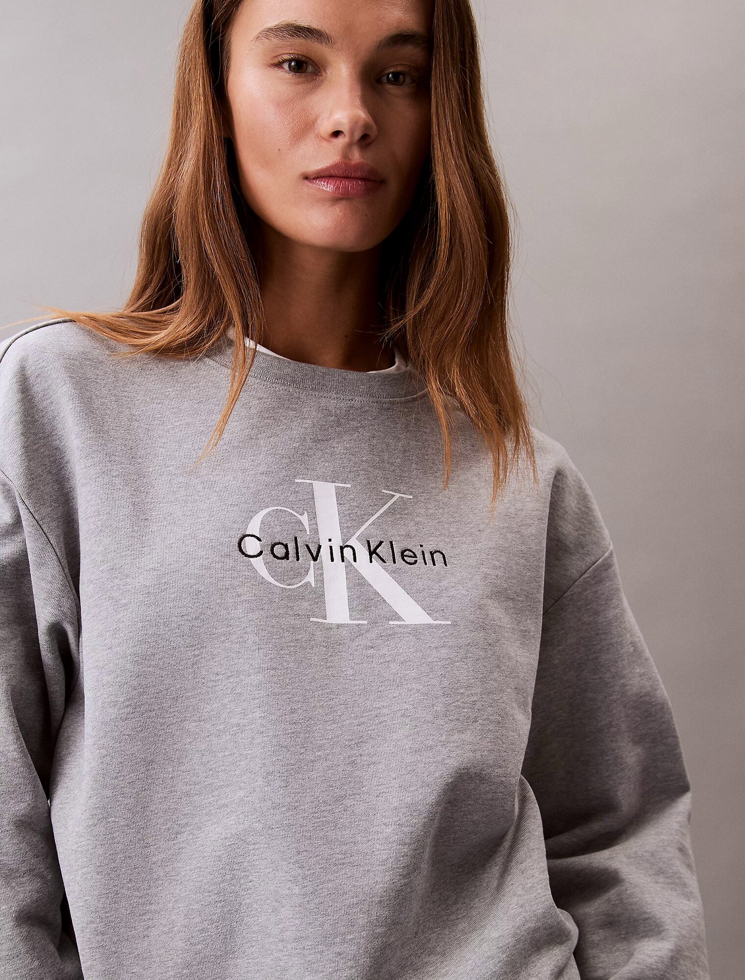 Свитшот Calvin Klein Jeans Cropped Monogram Sweatshirt, размер M, , серый — фото 1