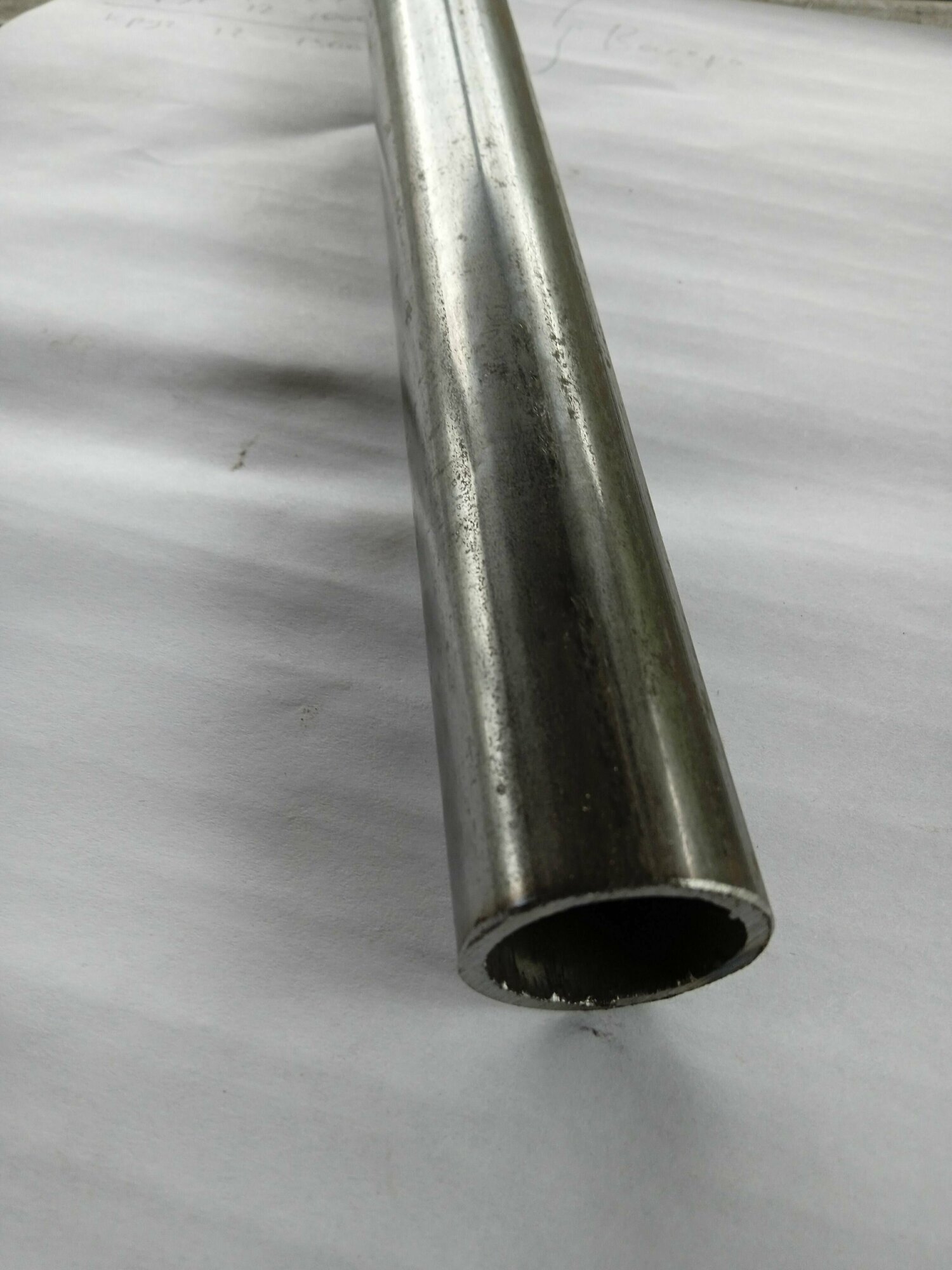 Труба 20х2,8 (26,8) стальная. Водогазопроводная (ВГП 20) ГОСТ 3262-75. Толщина стенки 2,8 мм. Длина 1000 мм.