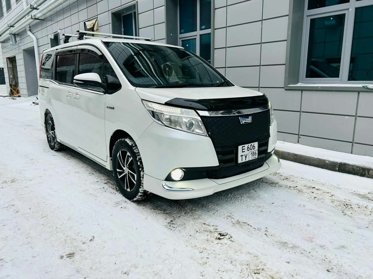 Утеплитель радиатора и бампера Toyota Noah 2014 -2017 III