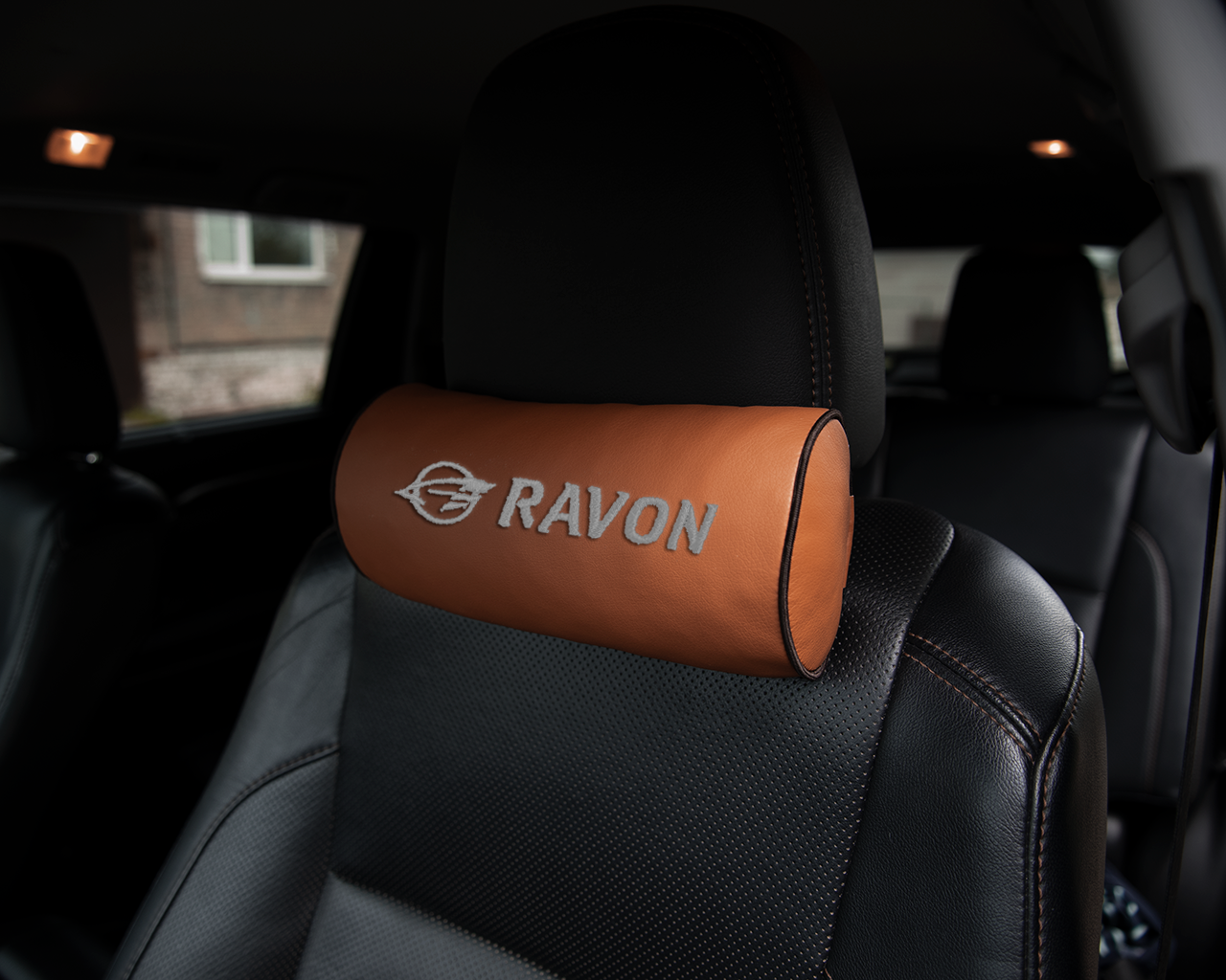 Автомобильная подушка-валик на подголовник экокожа Fox c вышивкой RAVON